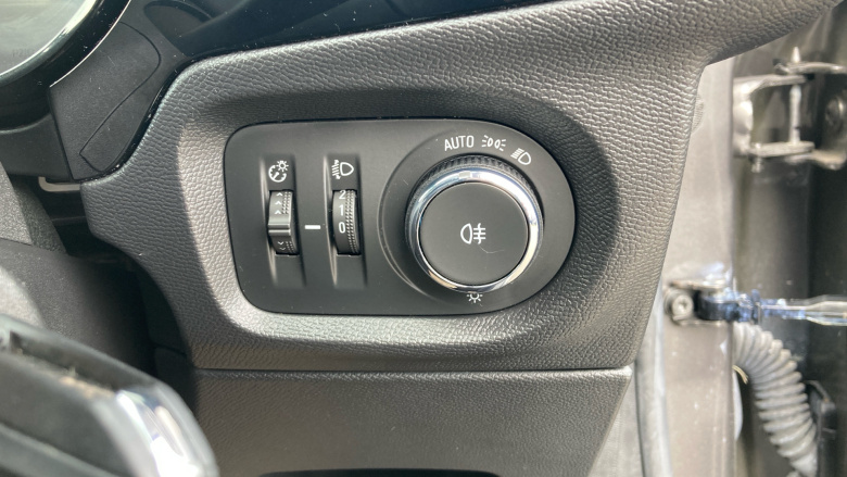 Vauxhall Corsa 1.2 SE 5dr Petrol Hatchback